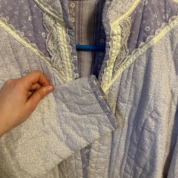 Lavender Quilted Women's Blazer with Lace Trim - Picture 4 of 10